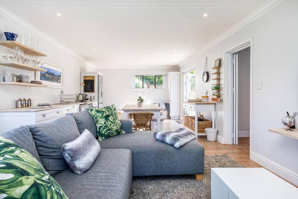 Maroon Belles Apartment Cape Town